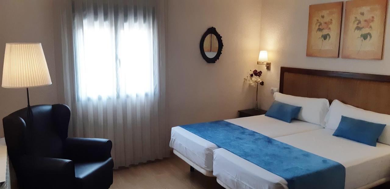 Hostal Rural Moratin Пастрана Экстерьер фото