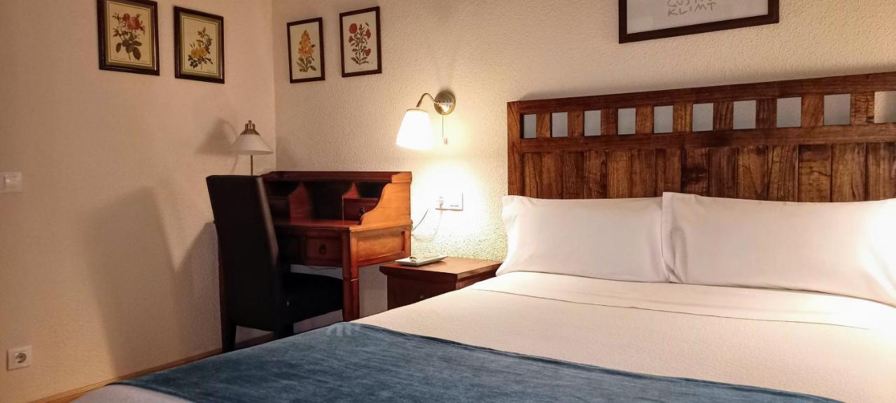 Hostal Rural Moratin Пастрана Экстерьер фото