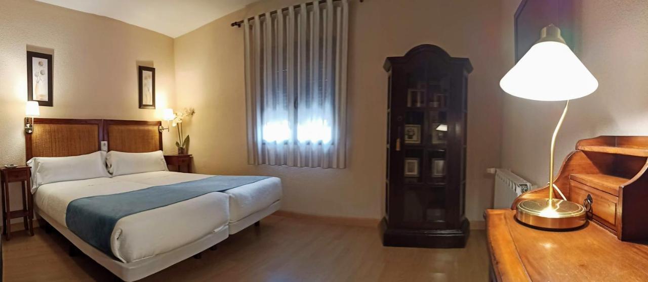 Hostal Rural Moratin Пастрана Экстерьер фото