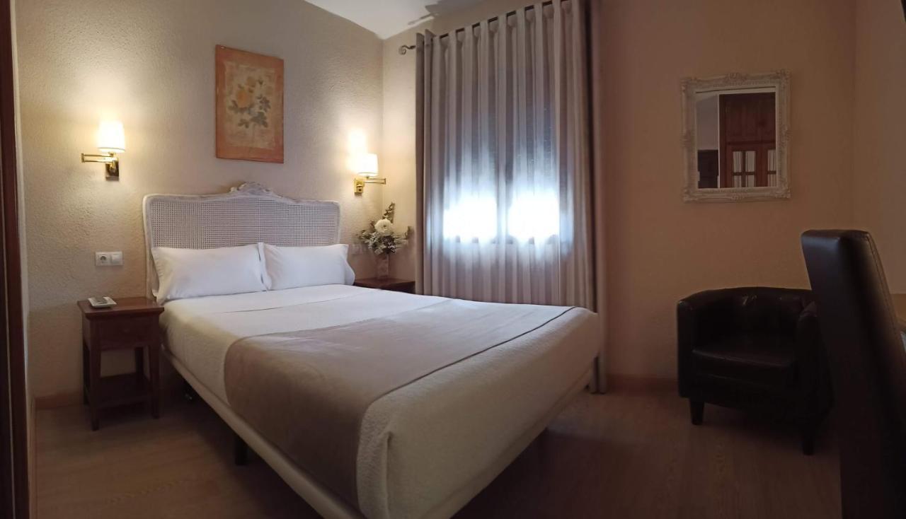 Hostal Rural Moratin Пастрана Экстерьер фото