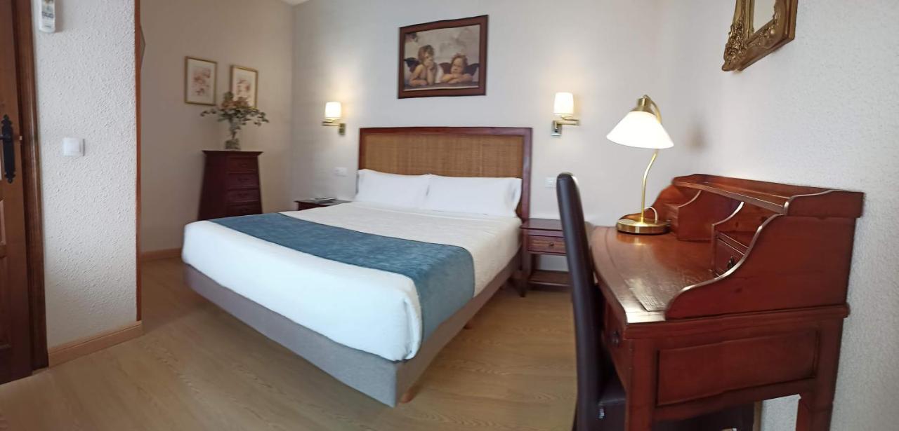Hostal Rural Moratin Пастрана Экстерьер фото